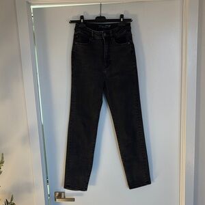 Stradivarius High Rise Black Mom Slim Jeans